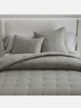 Pottery Barn Belgian Flax Linen Tufted Comforter Queen Size